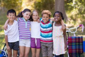 Photos d'enfants mineurs en centre de loisirs